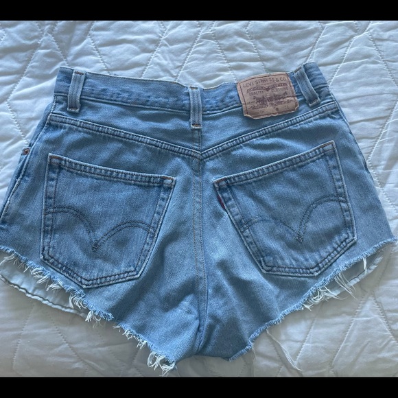 Levi’s Shorts - Picture 2 of 3